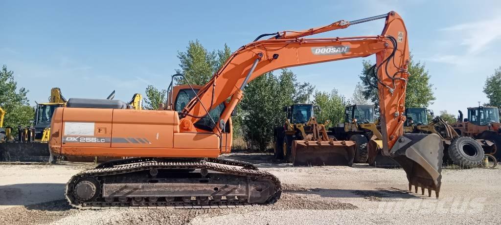 Doosan DX 255 LC 大型油圧ショベル12t以上（パワーショベル・ユンボ）