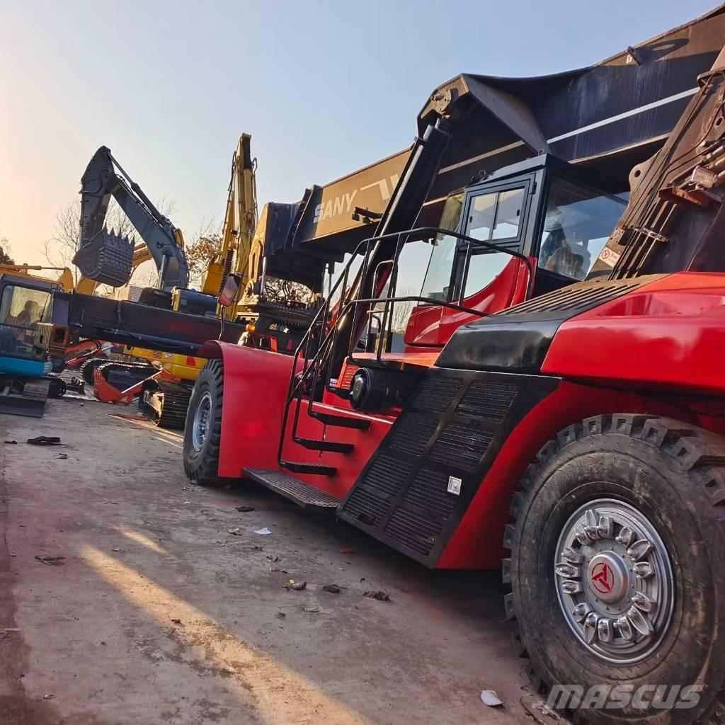 Sany SRSC 45 C30 リーチスタッカー