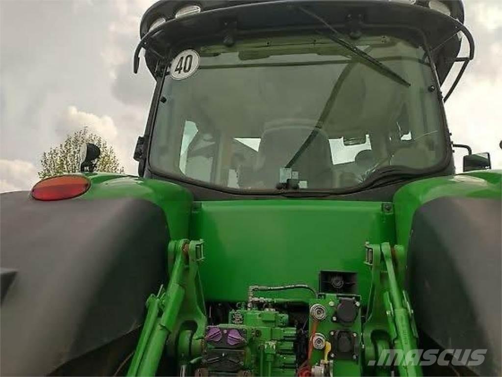 John Deere 8320R トラクター