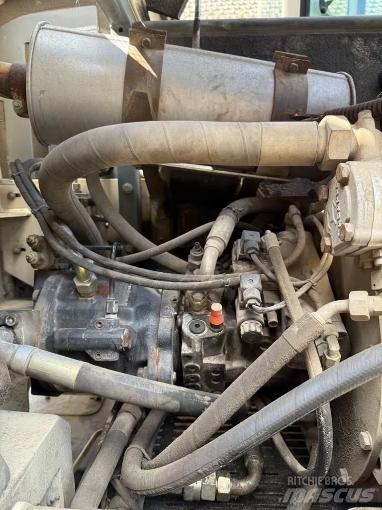 Terex TW 85 ホイール式油圧ショベル（パワーショベル・ユンボ・バックホー）