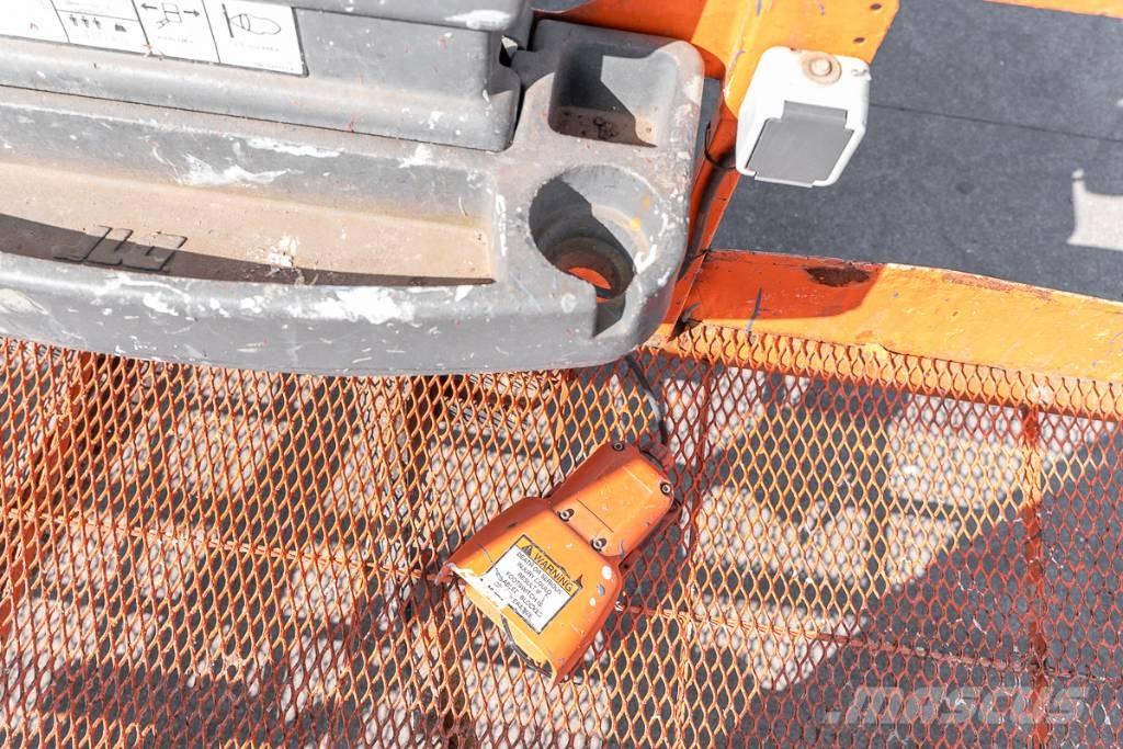 JLG 1500 SJ ブームリフト　直伸型