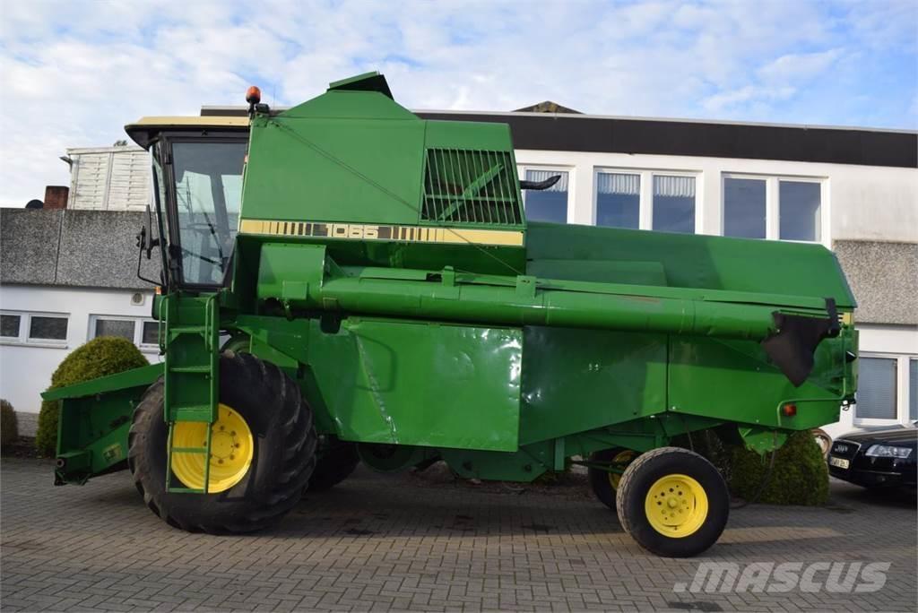 John Deere 1065 コンバイン