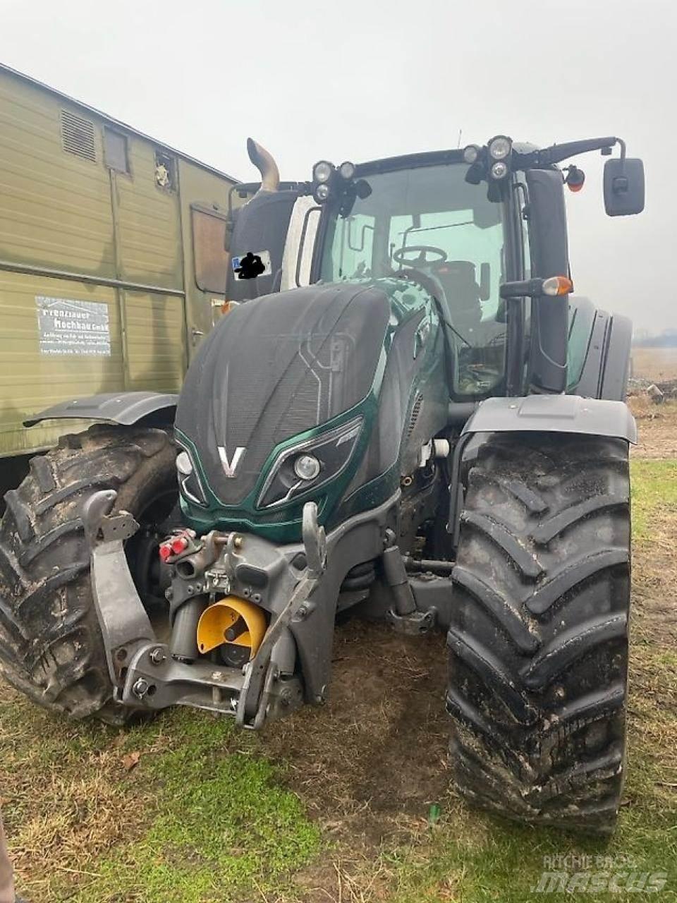 Valtra T 174 E トラクター