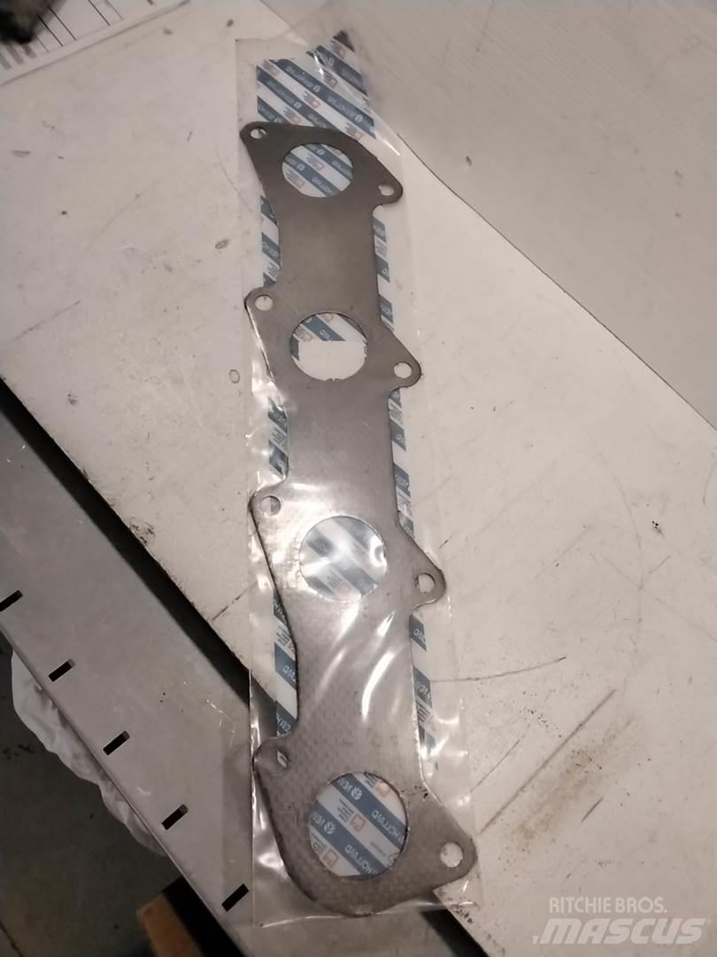 Ford 83999221 NH エンジン