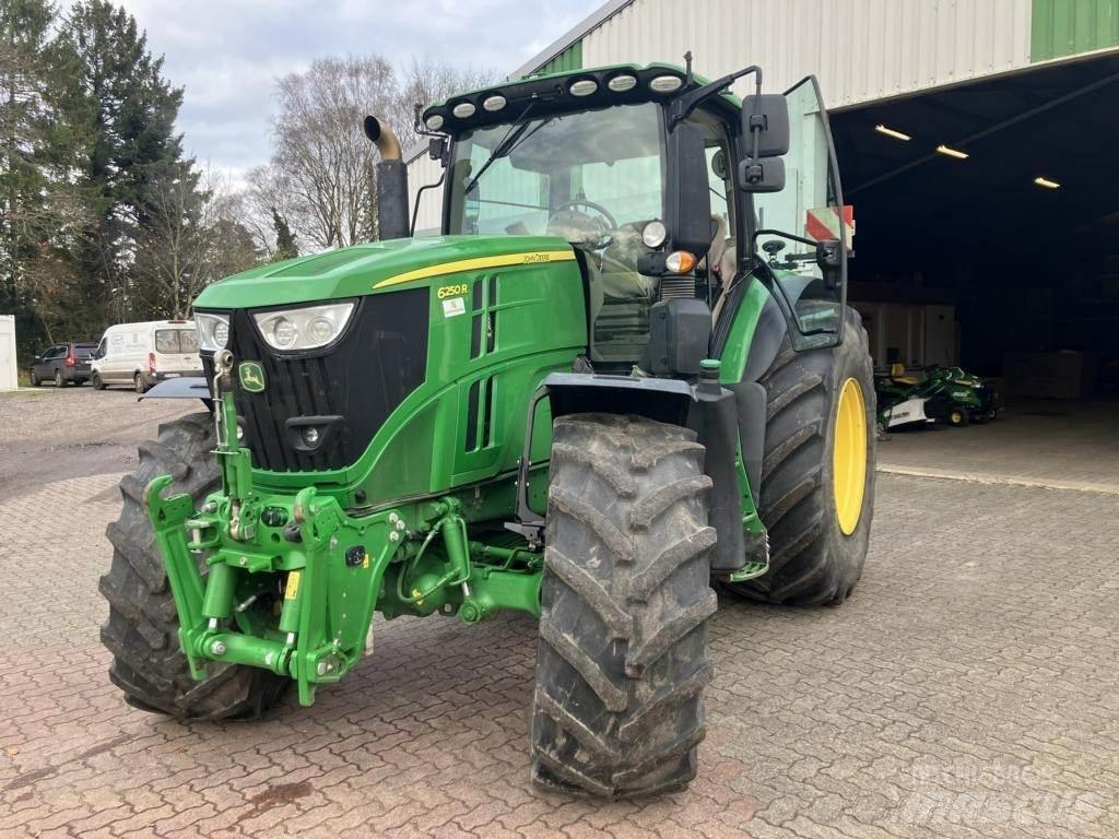 John Deere 6250R トラクター