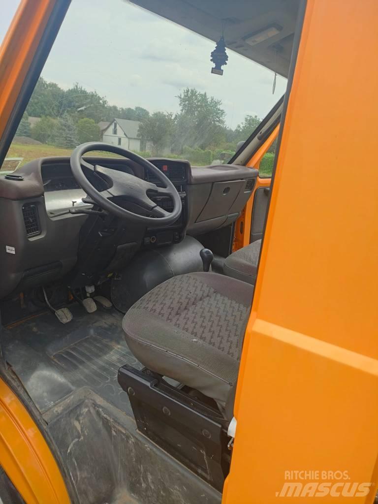 FS Lublin 3 トラック高所作業車