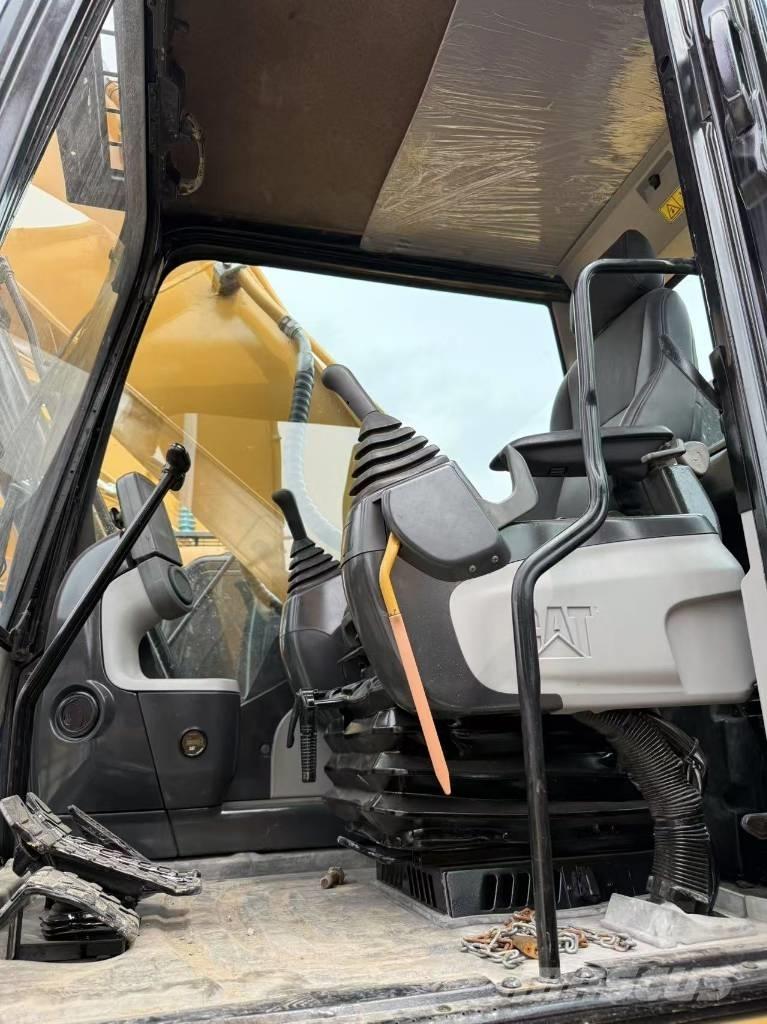 CAT 330 D L 大型油圧ショベル12t以上（パワーショベル・ユンボ）