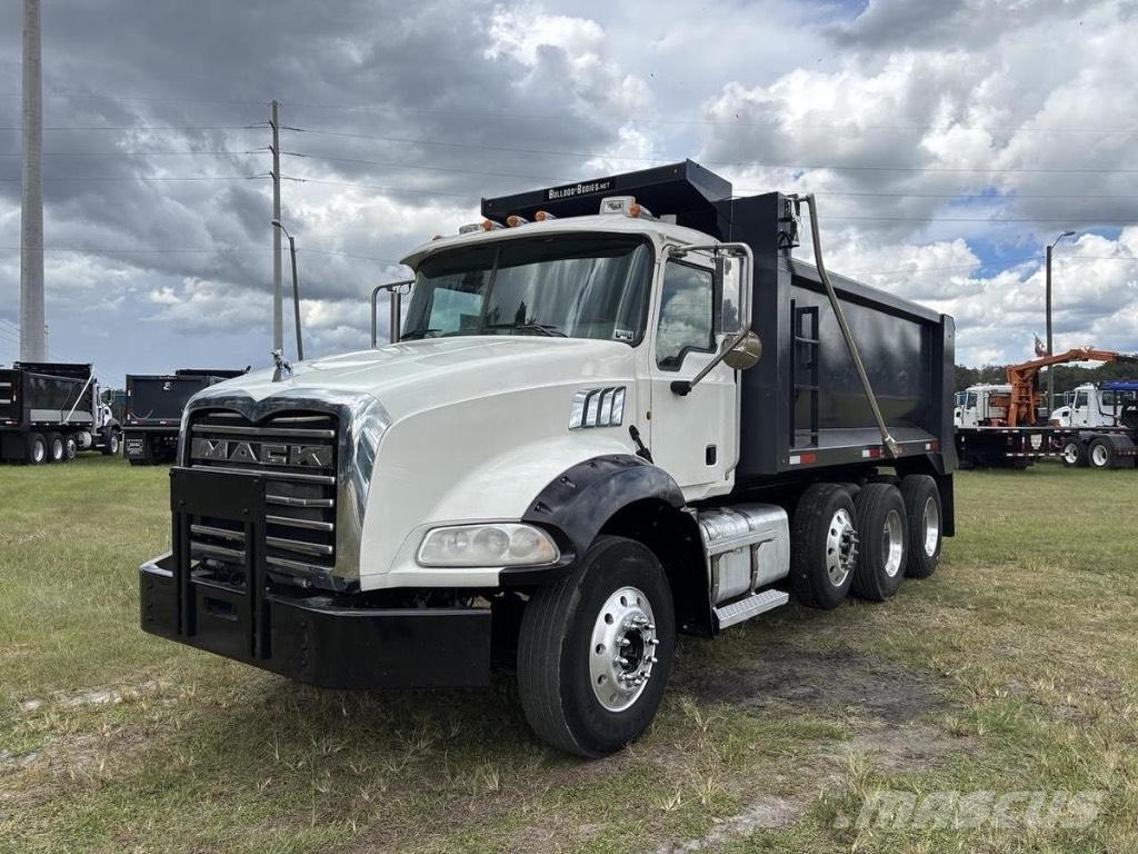 Mack GRANITE GU813 ダンプ