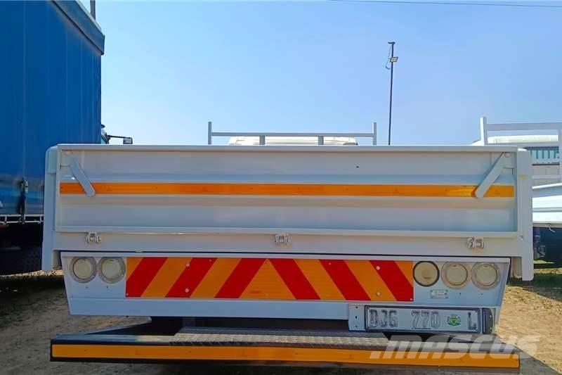 Isuzu NPR400 その他トラック