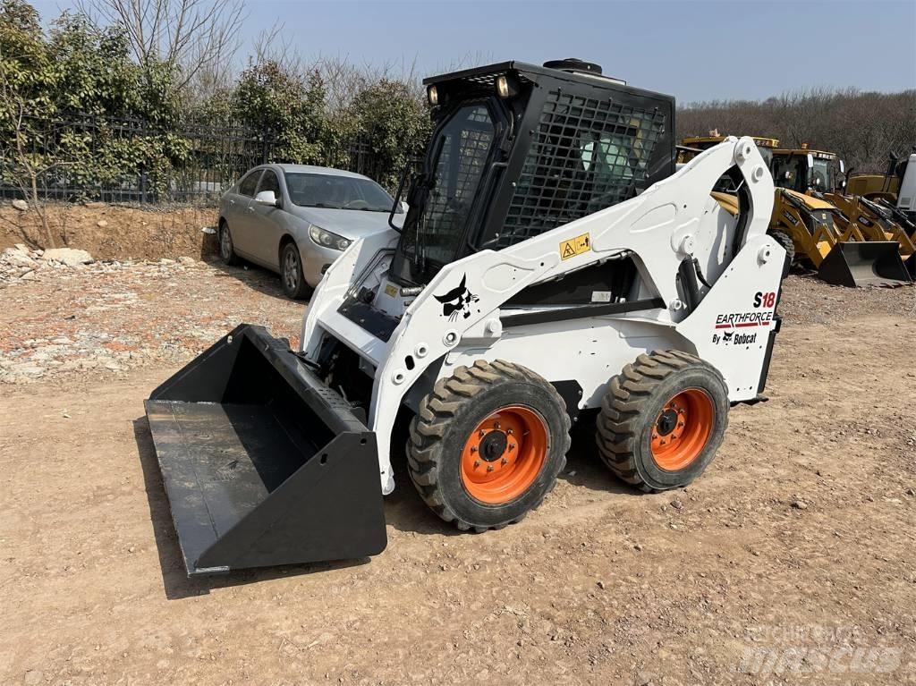 Bobcat S 18 スキッドステアローダー