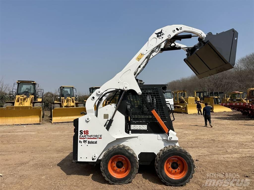 Bobcat S 18 スキッドステアローダー