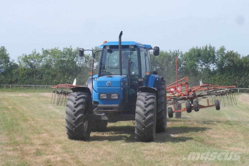 New Holland 8340 トラクター