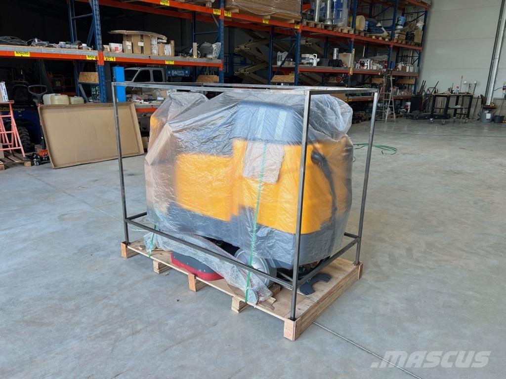  HIPPO AR-X9 床洗浄機（スクラバー）