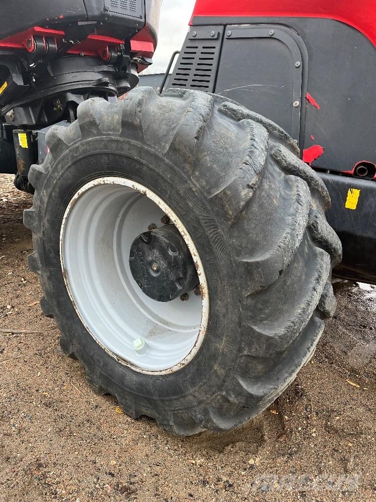 Komatsu 911 ハーベスター