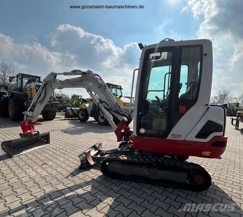 Takeuchi TB 225 ミニ油圧ショベル 7t以下（ミニユンボ・ミニディガー）