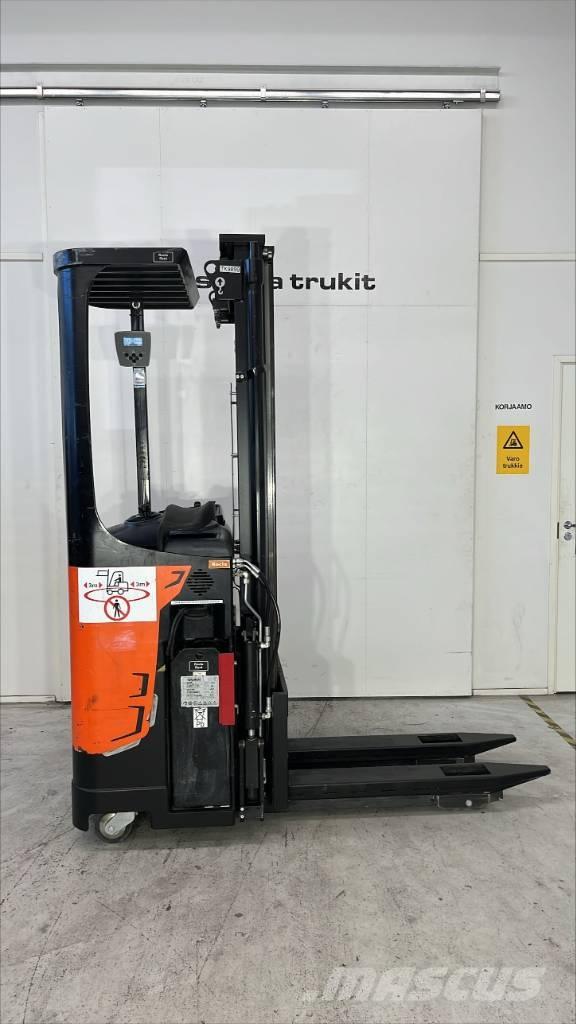 Rocla SST 16 AC 自走式スタッカー