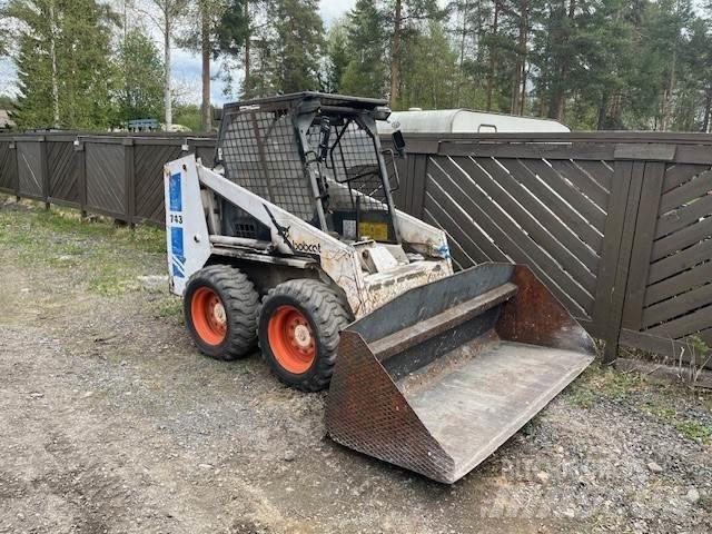Bobcat 743 スキッドステアローダー