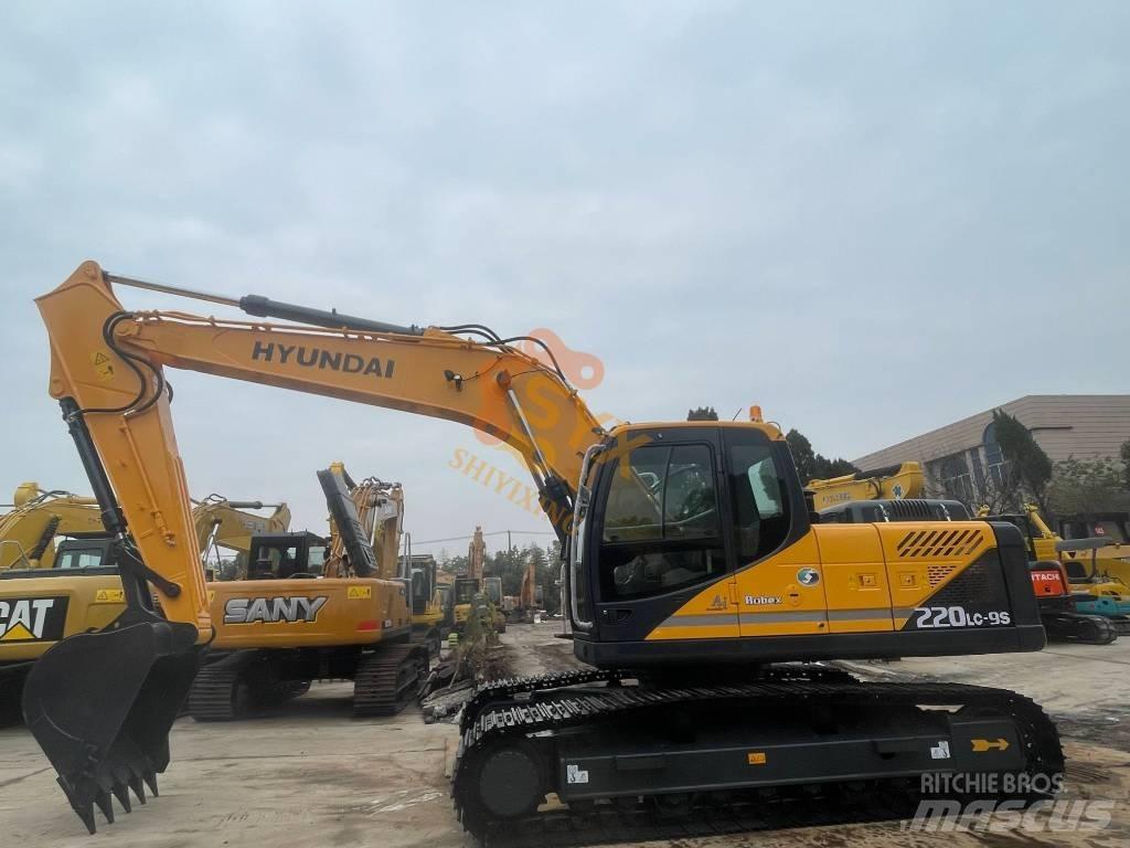 Hyundai Robex 220 大型油圧ショベル12t以上（パワーショベル・ユンボ）