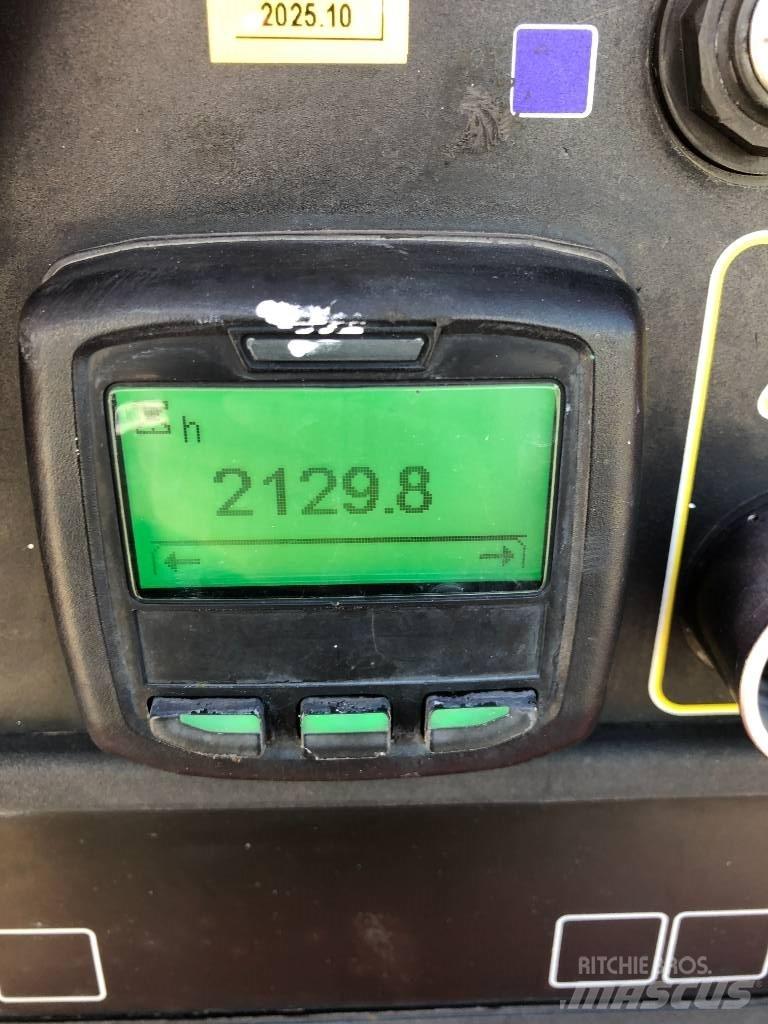 JLG 450 AJ ブームリフト　屈伸型