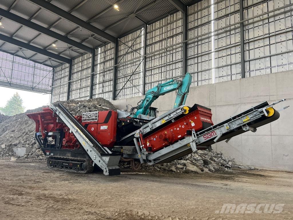 SBM Remax 300 自走式クラッシャー