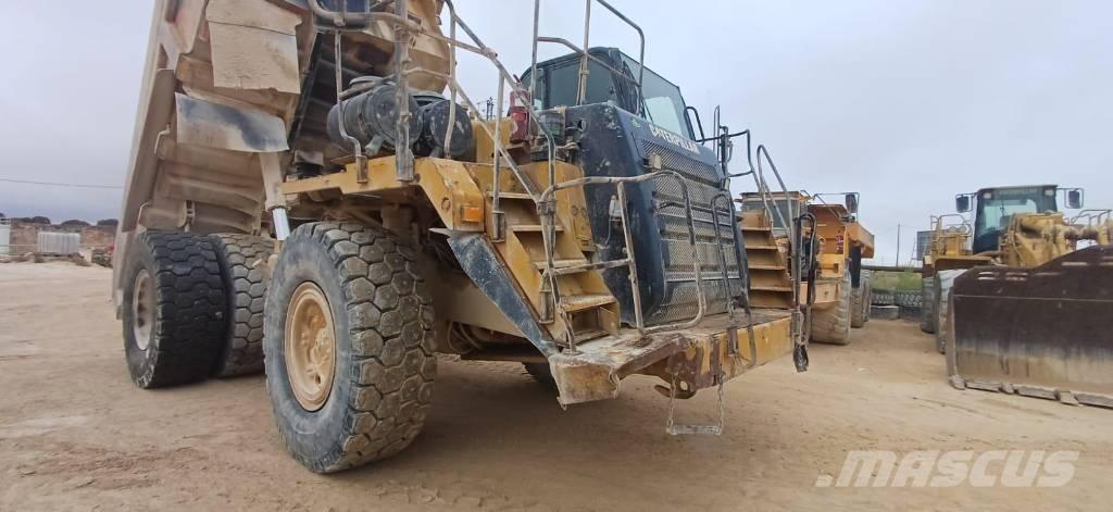 CAT 773 F リジットフレーム式ダンプトラック