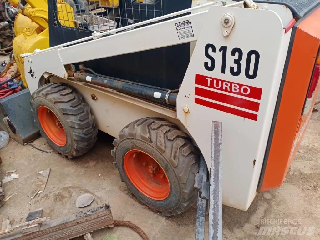 Bobcat S 130 スキッドステアローダー