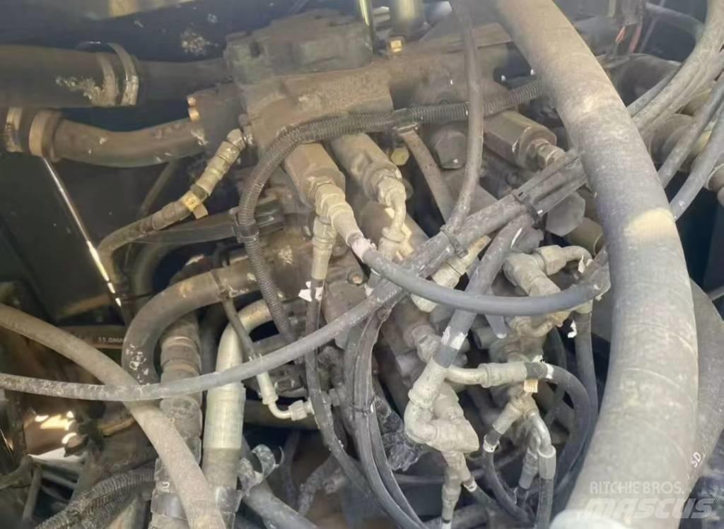 Sumitomo SH 240 LC 大型油圧ショベル12t以上（パワーショベル・ユンボ）