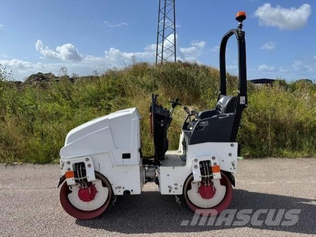 Bomag BW90 AD-5, Vält タンデムローラ