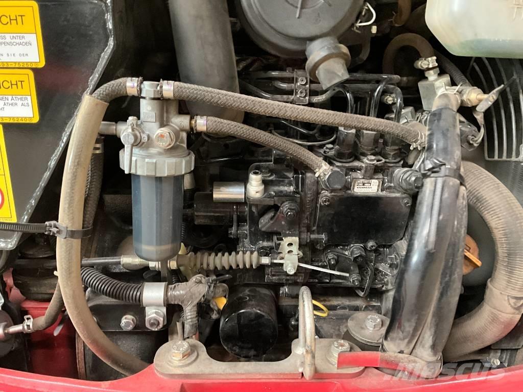 Takeuchi TB 216 ミニ油圧ショベル 7t以下（ミニユンボ・ミニディガー）