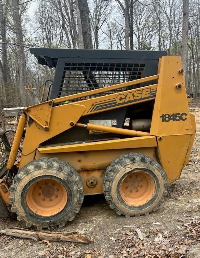 CASE 1845 C スキッドステアローダー