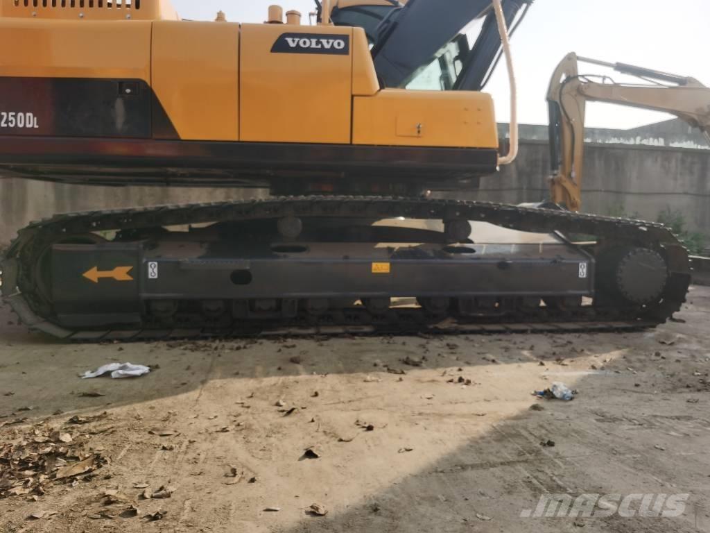 Volvo EC 250 D L 大型油圧ショベル12t以上（パワーショベル・ユンボ）