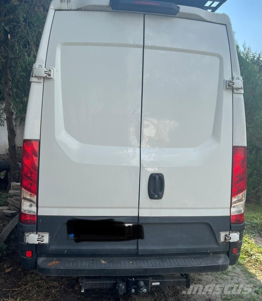Iveco Daily 35S15 パネルバン