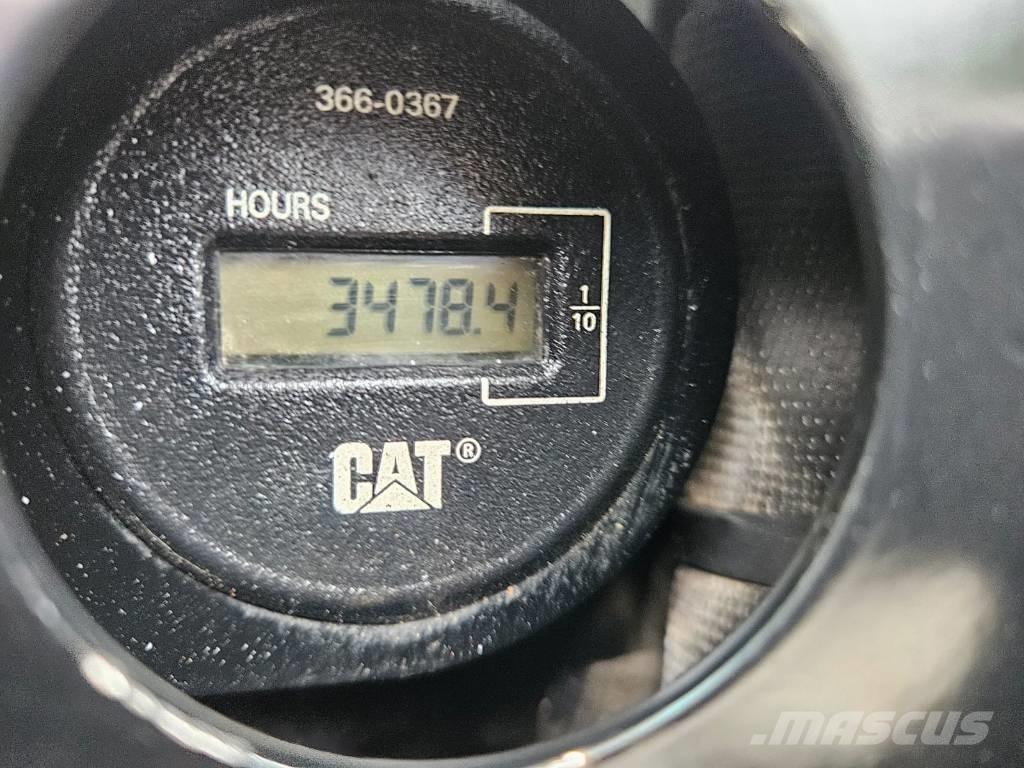 CAT 305 E2 ミニ油圧ショベル 7t以下（ミニユンボ・ミニディガー）