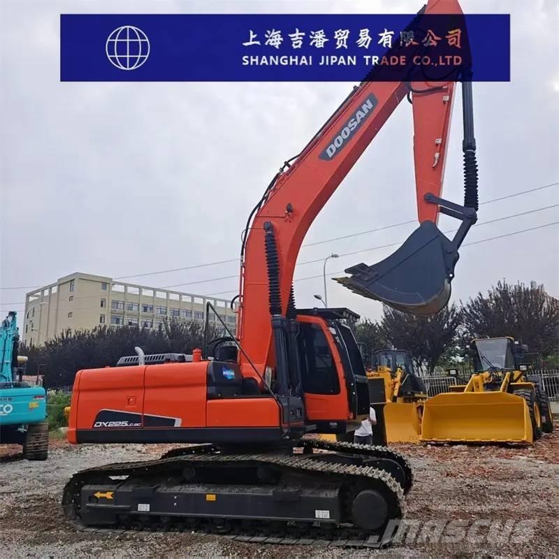 Doosan DX 225 大型油圧ショベル12t以上（パワーショベル・ユンボ）