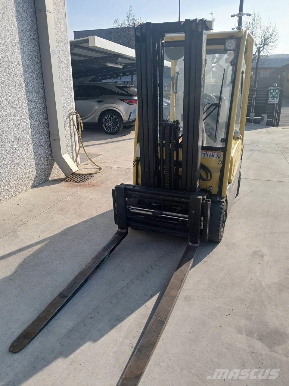 Hyster J1.6XNMWB バッテリーフォークリフト