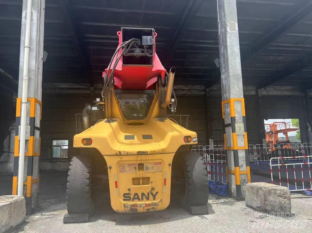Sany SRSC 45 リーチスタッカー