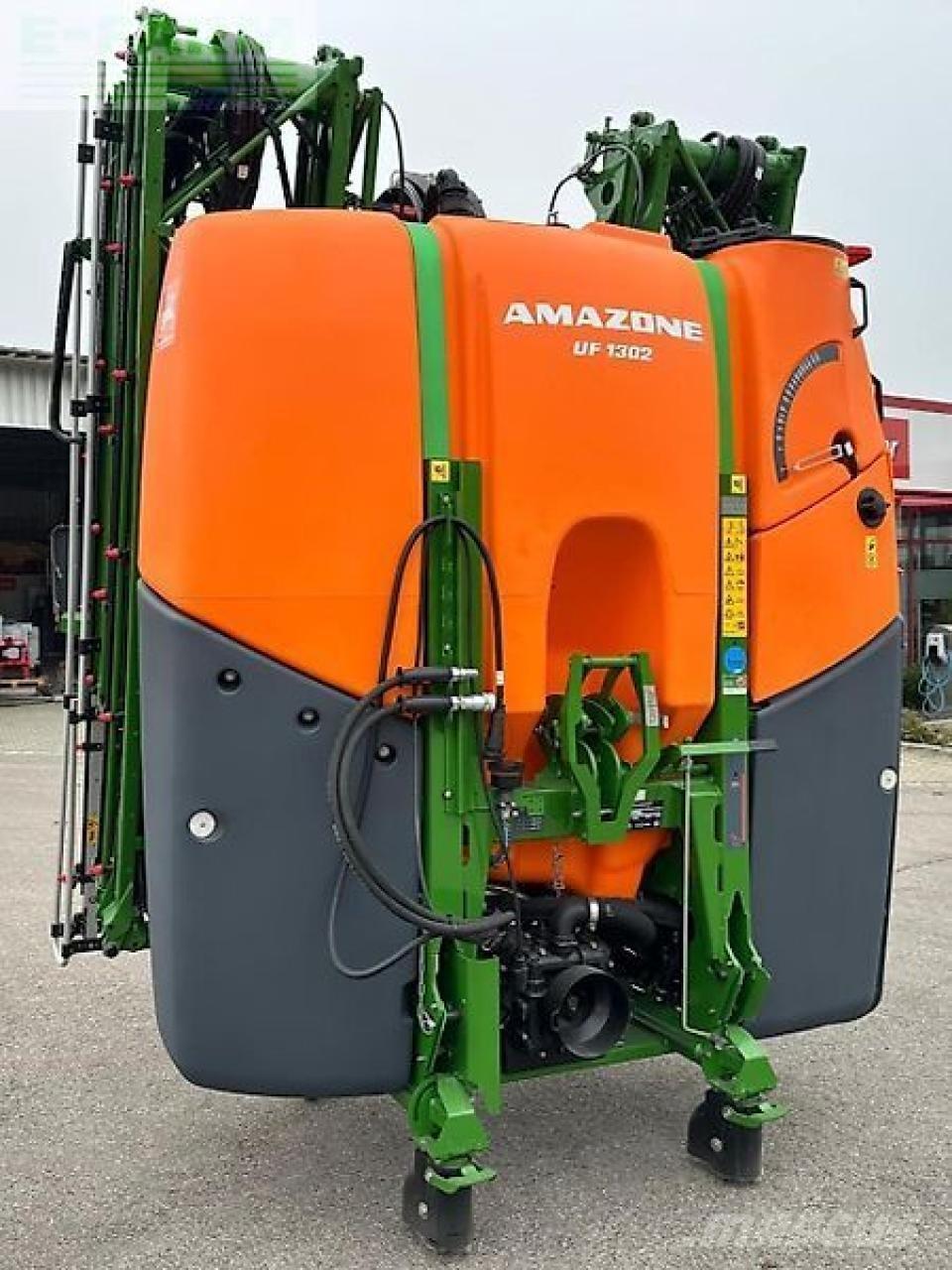 Amazone uf 1302 牽引型スプレイヤー