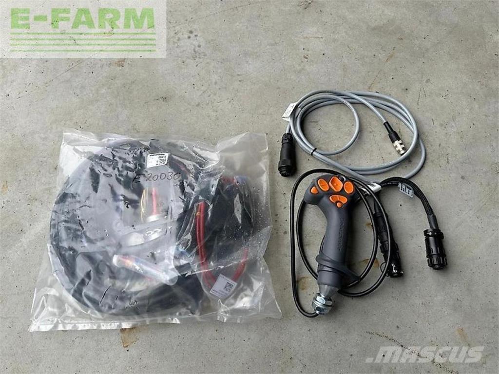 Amazone uf 1302 牽引型スプレイヤー