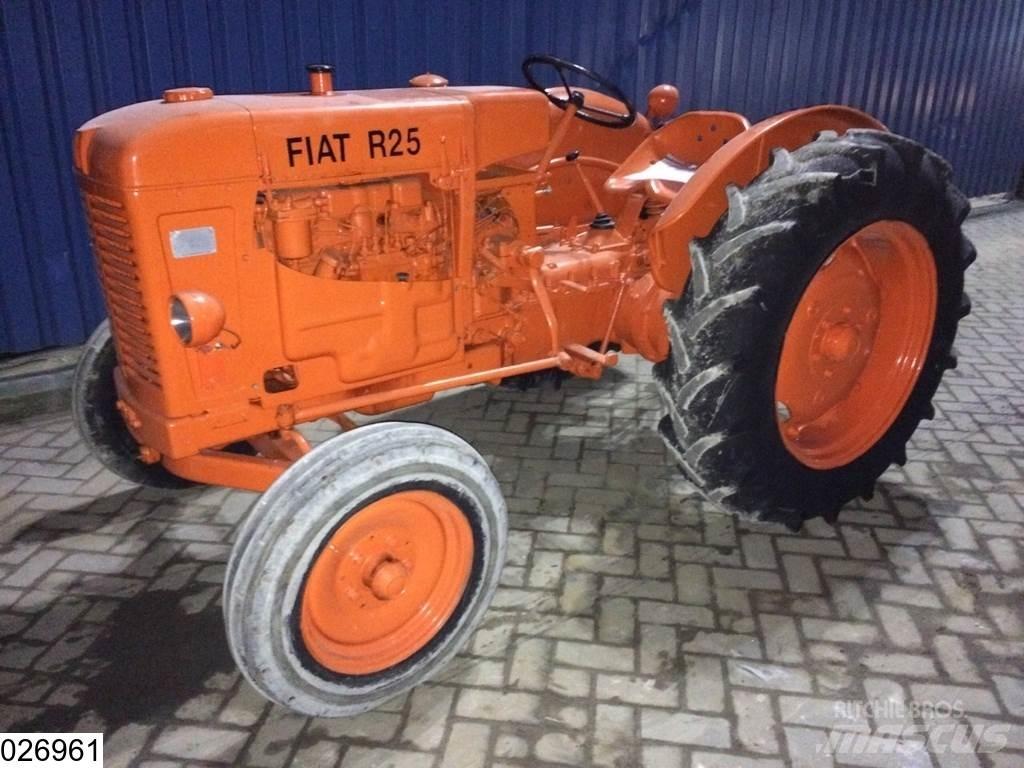 Fiat R25 2WD トラクター