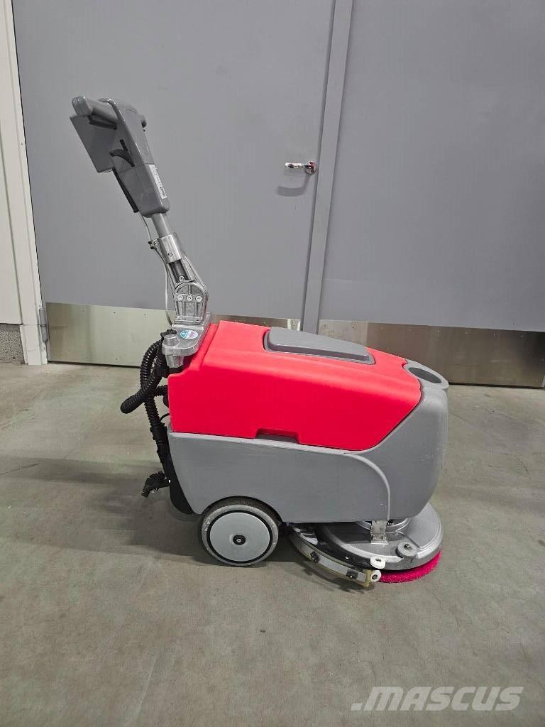 Hako Scrubmaster B12 床洗浄機（スクラバー）