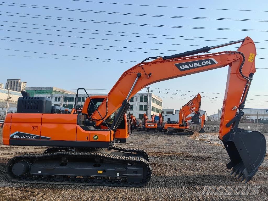 Doosan DX225 大型油圧ショベル12t以上（パワーショベル・ユンボ）