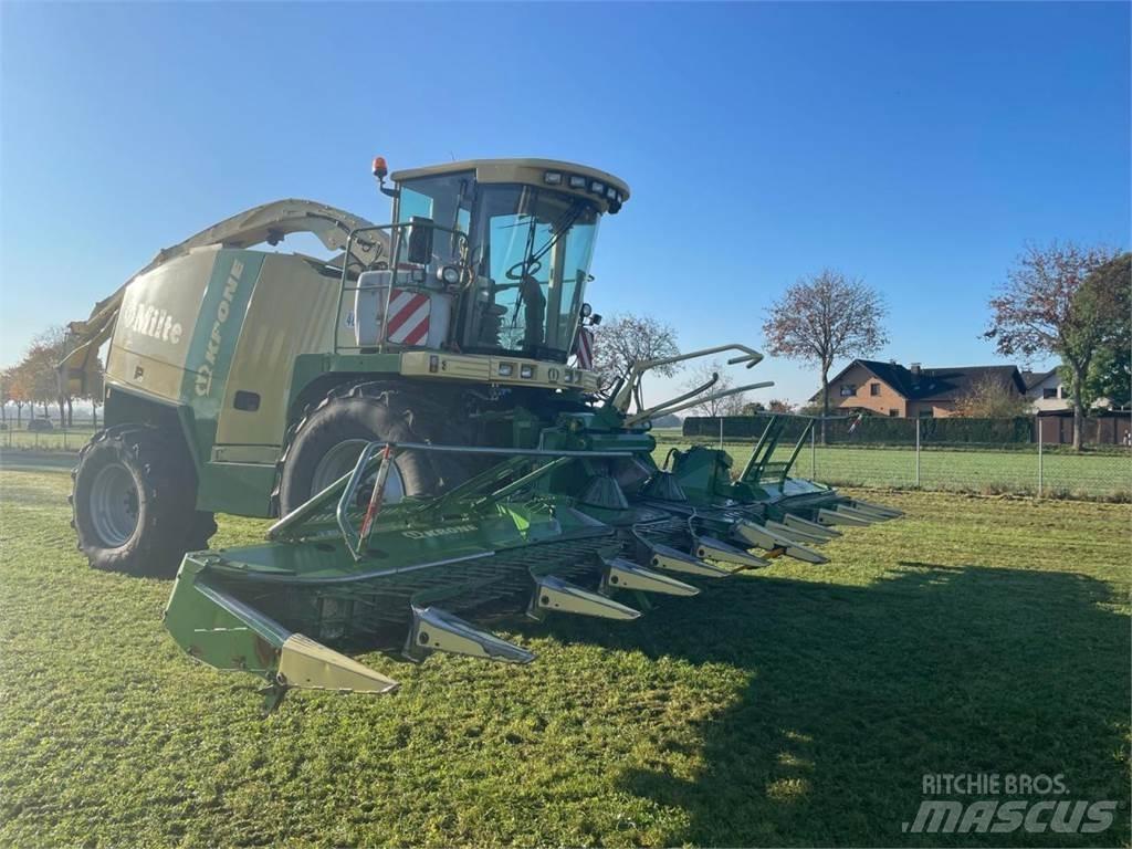 Krone BIG X 650 自走式フォレージハーベスター