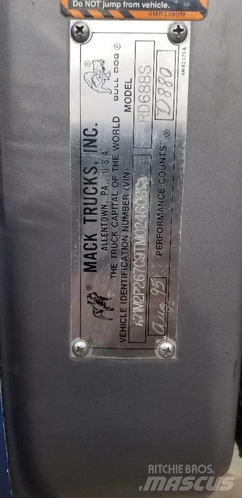 Mack RD 688 S ダンプ