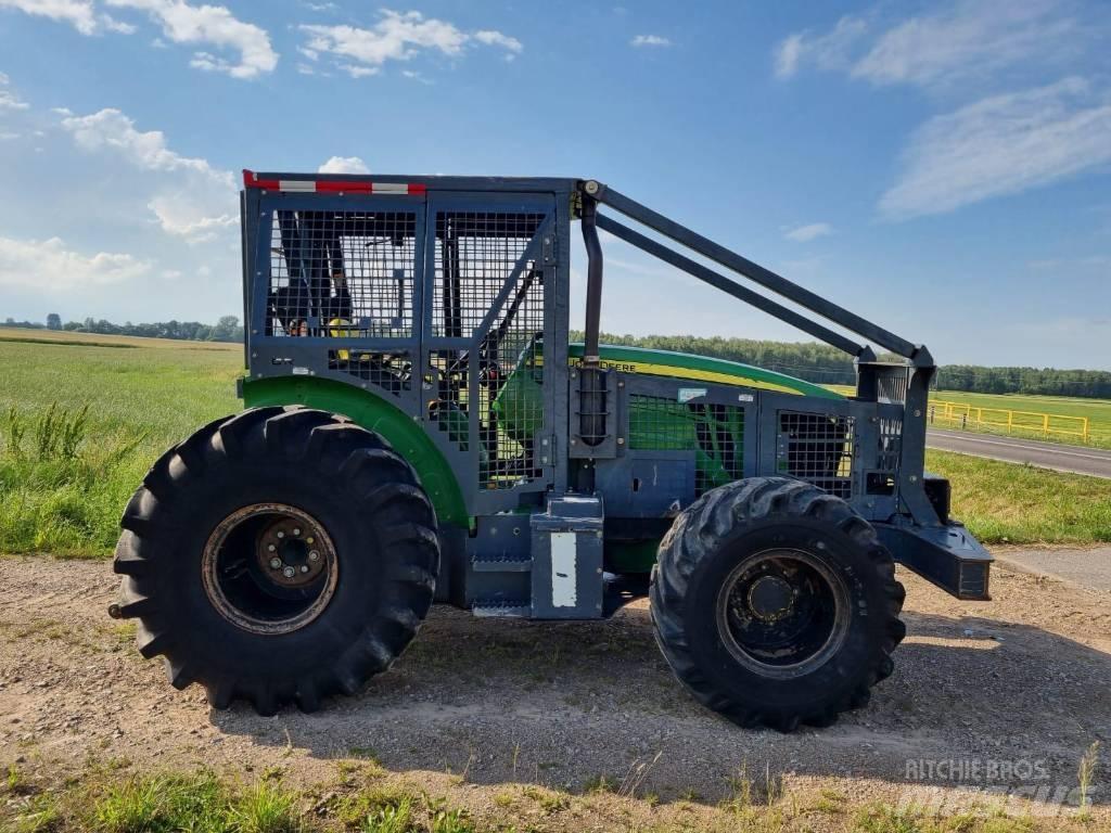 John Deere 5100 M 林業トラクター