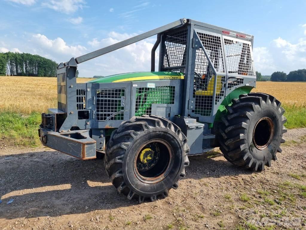 John Deere 5100 M 林業トラクター