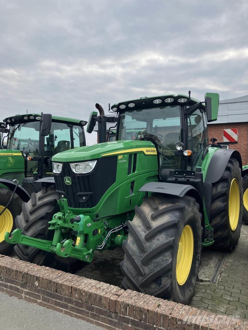 John Deere 6R 215 トラクター