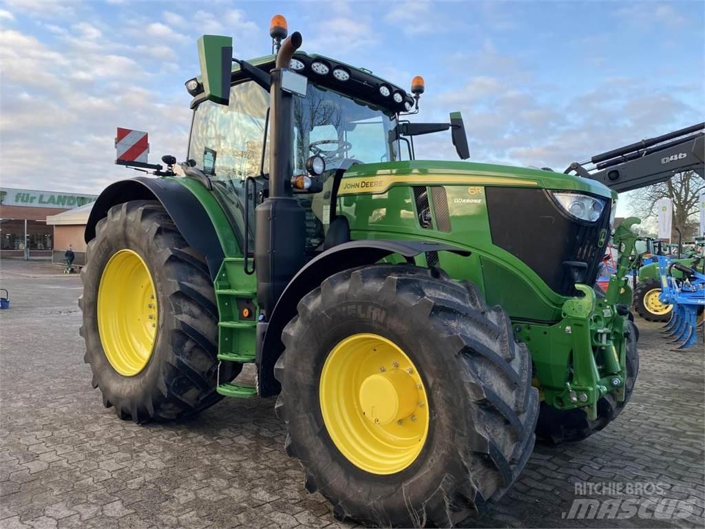 John Deere 6R 215 トラクター