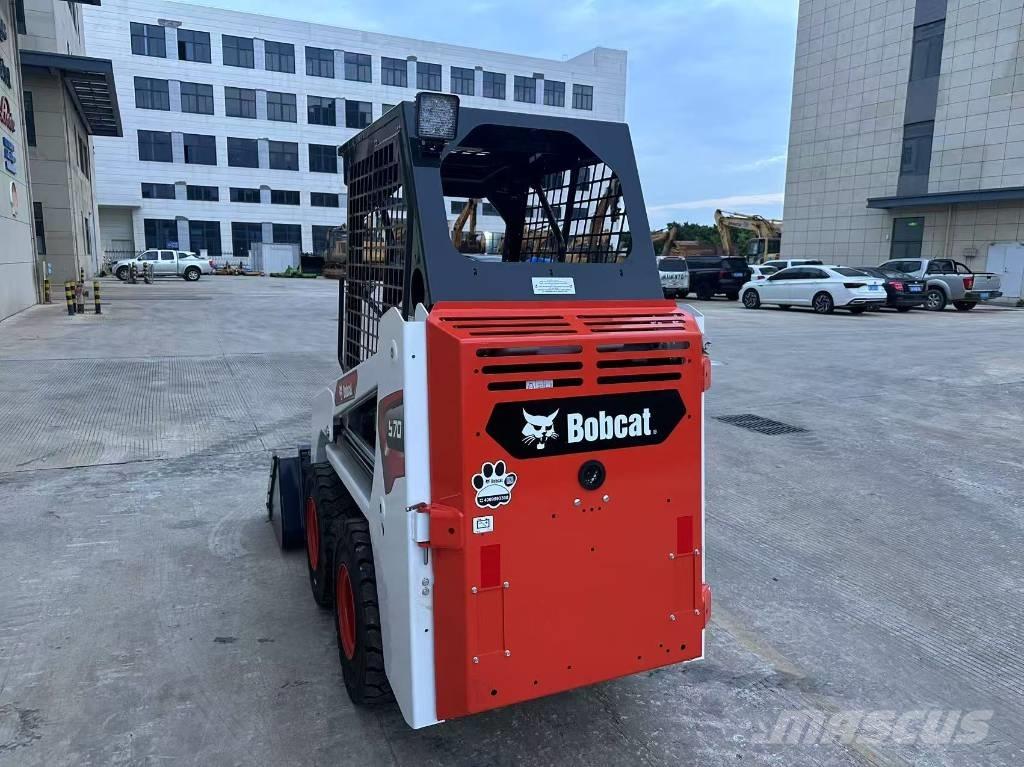 Bobcat S70 スキッドステアローダー