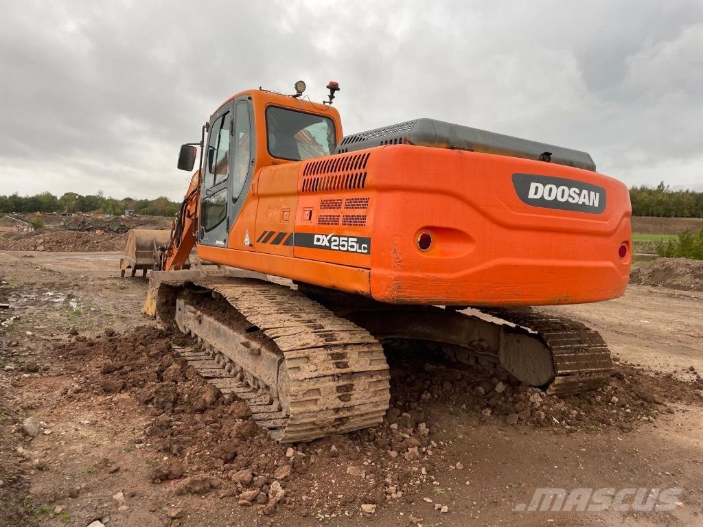 Doosan DX 255 LC 大型油圧ショベル12t以上（パワーショベル・ユンボ）