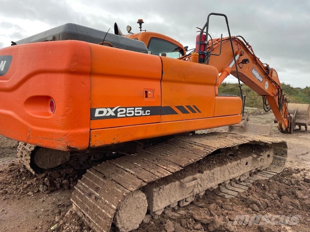 Doosan DX 255 LC 大型油圧ショベル12t以上（パワーショベル・ユンボ）